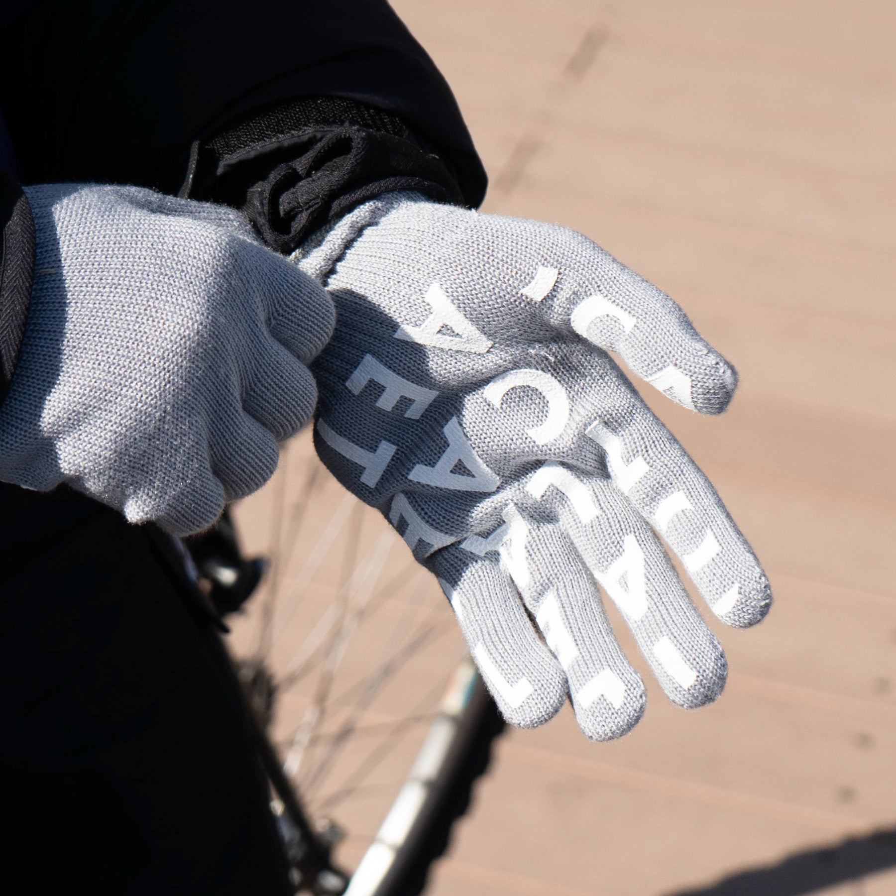GLOVE(Gray) – Caetla online Store